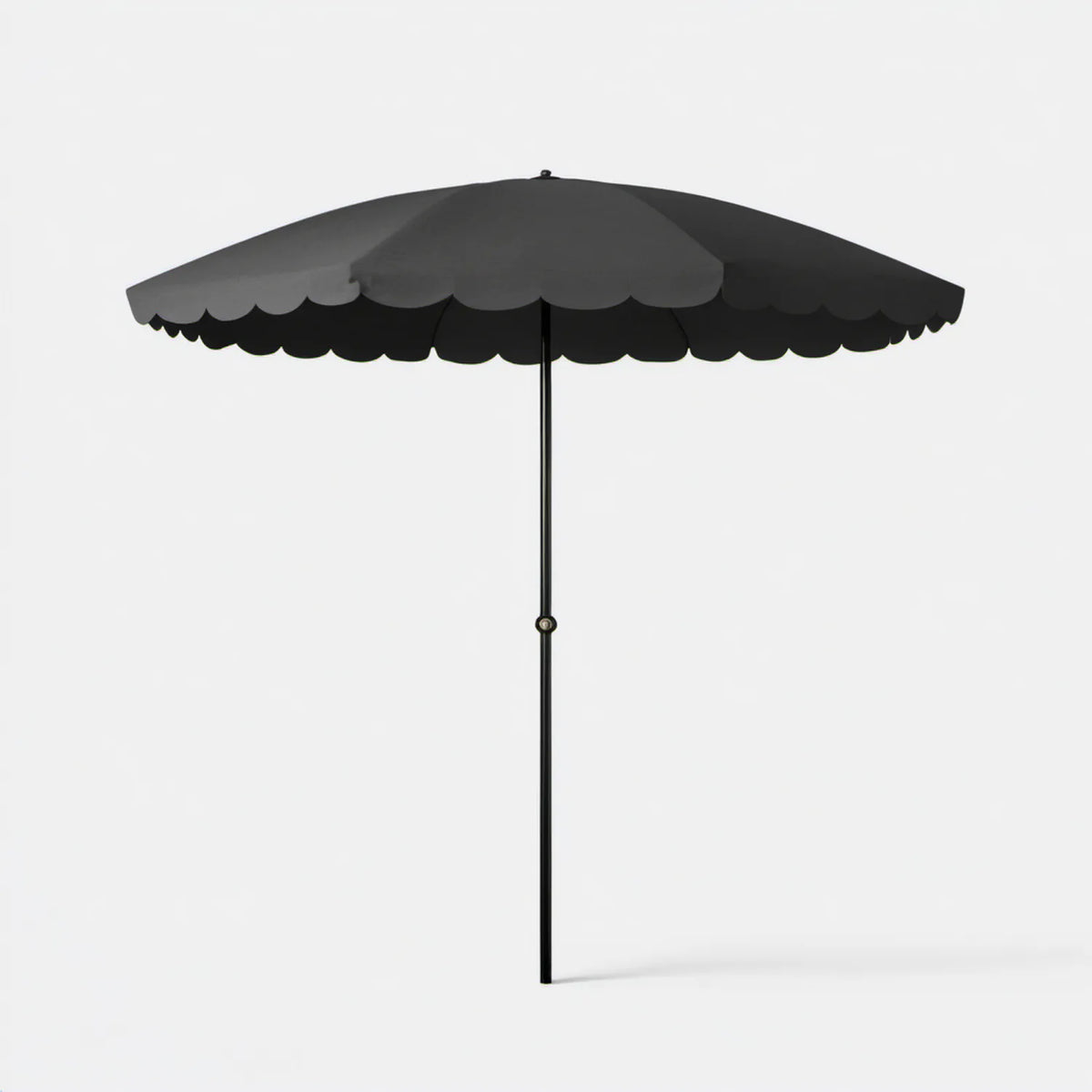 Czarny parasol ogrodowy okrągły z falbaną Ø 270 cm, wysokość 240 cm