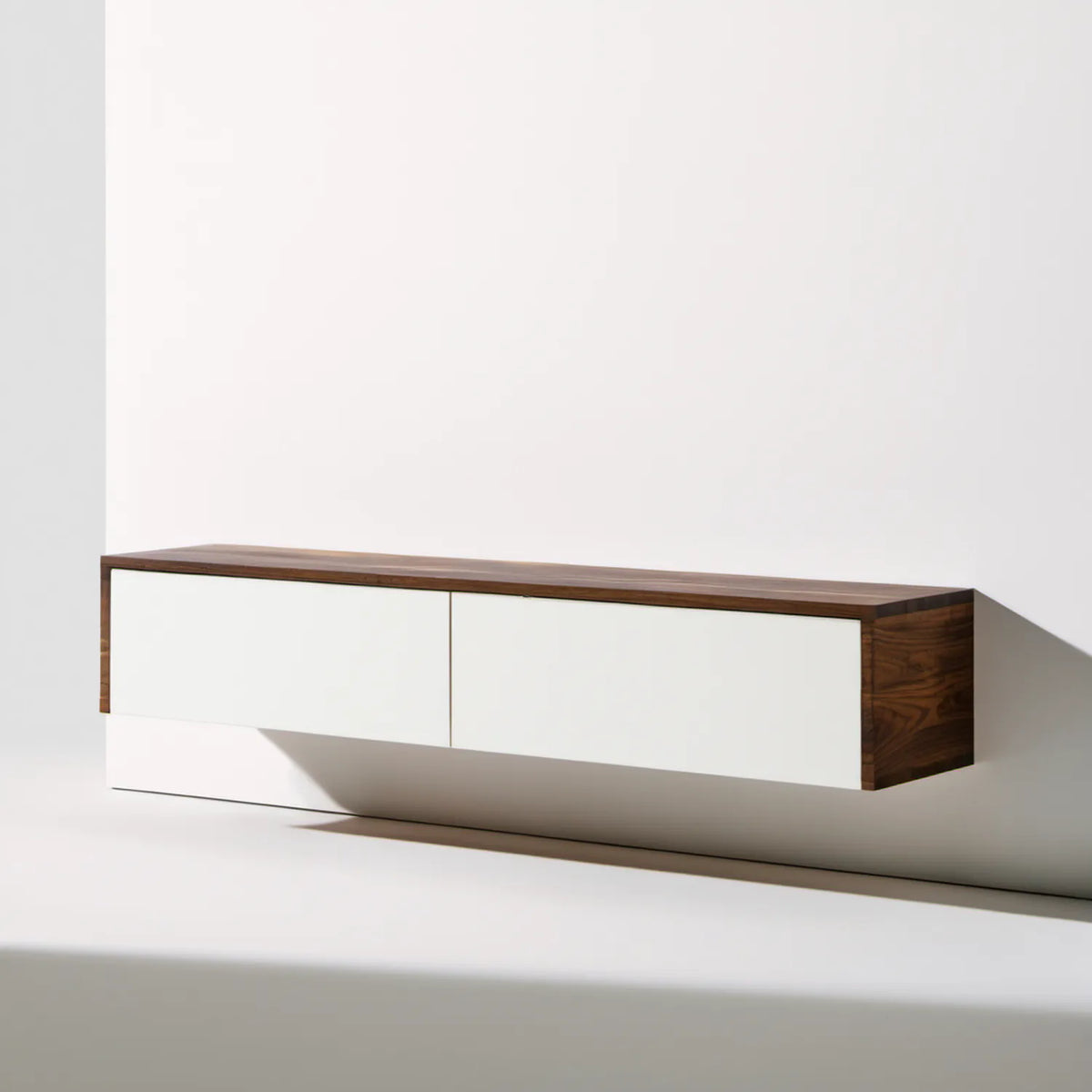 Wisząca szafka RTV biała/orzechowa 180 x 45 x 40 cm z płyty MDF