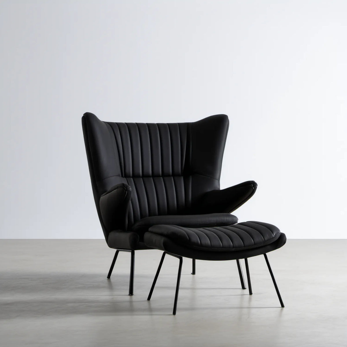 Czarny fotel uszak z ekoskóry PU, 80 x 85 x 103 cm